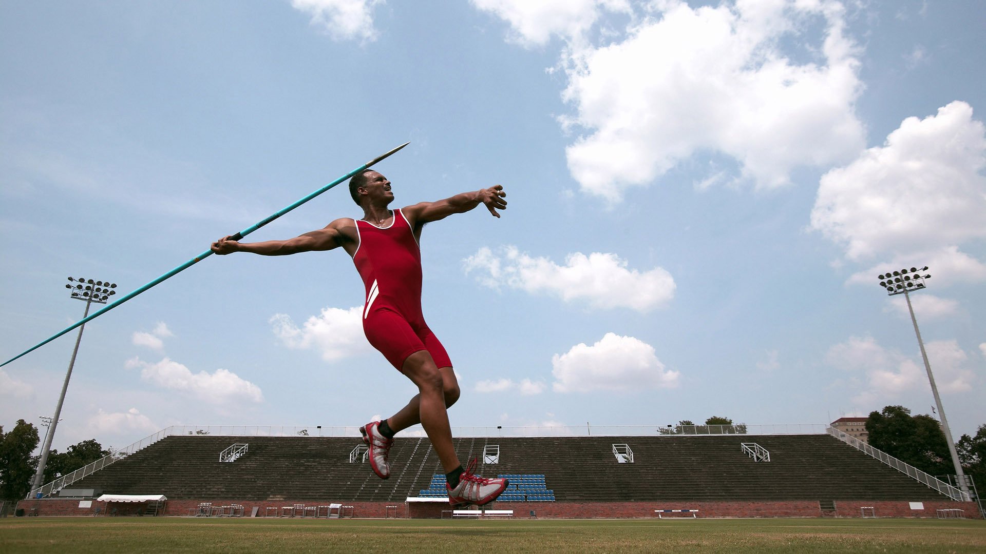 中乙第五！官方：贵州筑城竞技与主帅奥斯卡-卡贝萨续约，贵州筑城广场1040