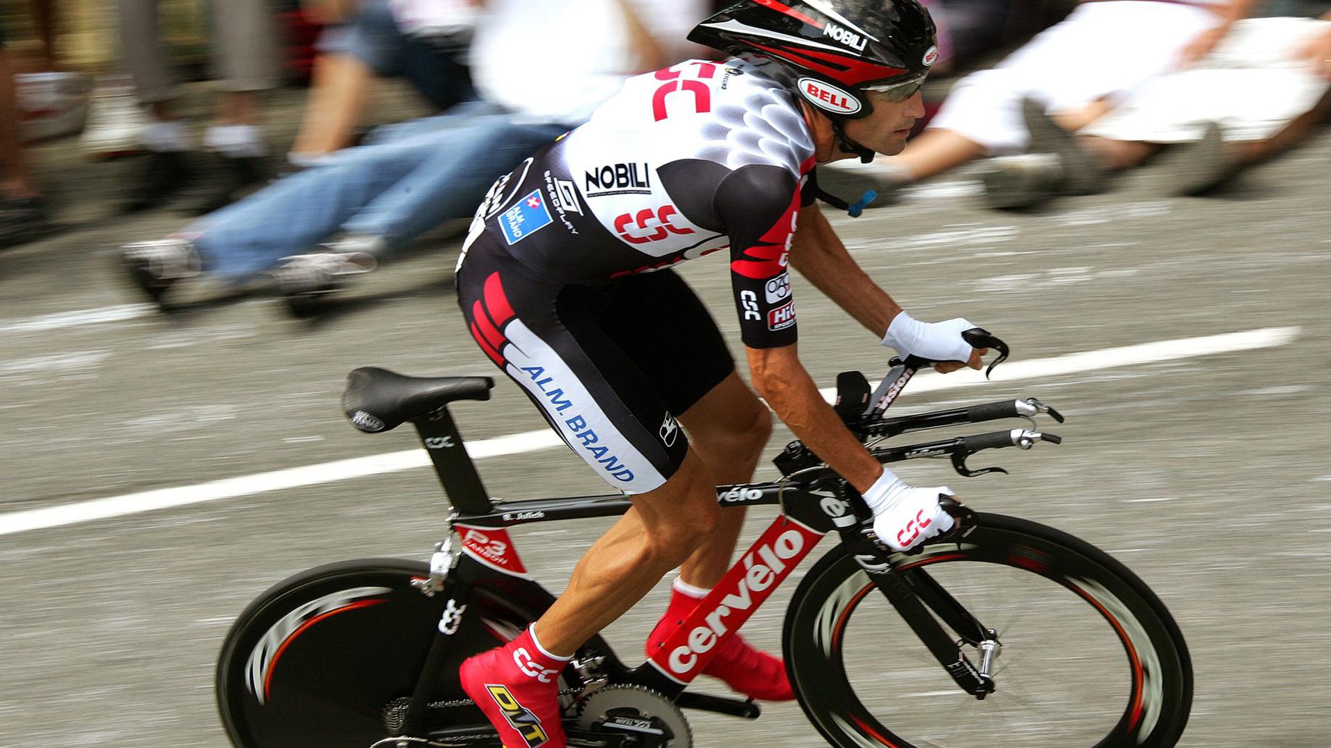 瓜迪奥拉在关键赛段的临场果断换人效果明显，瓜迪奥拉以前踢什么位置