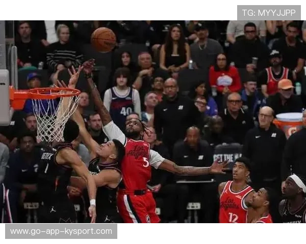 绝！布克准三双再灭快船，洛杉矶豪阵被太阳三分雨浇灭，nba布克集锦