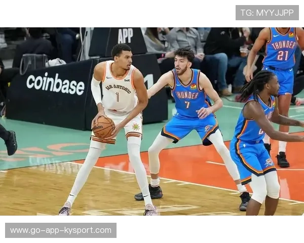 雷霆内线铁塔统治，霍姆格伦成勇士噩梦