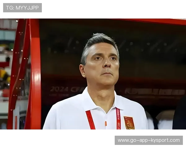 国足锋线配合训练首次录制视频，国足前锋高峰